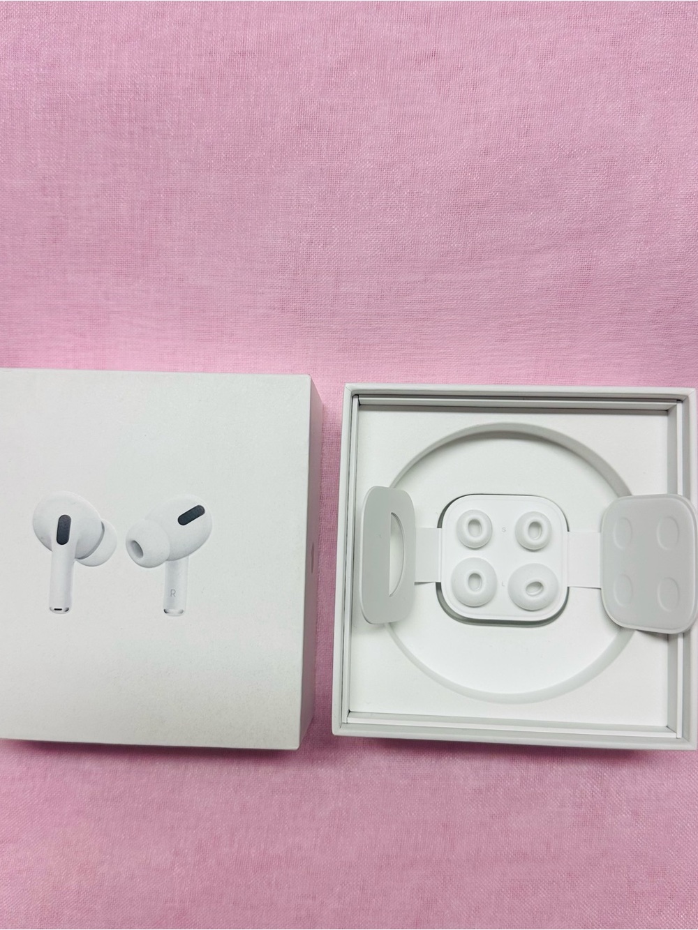 Apple AirPods Pro of Replacement Silicon EarTips Bud Authentic Small- Large.